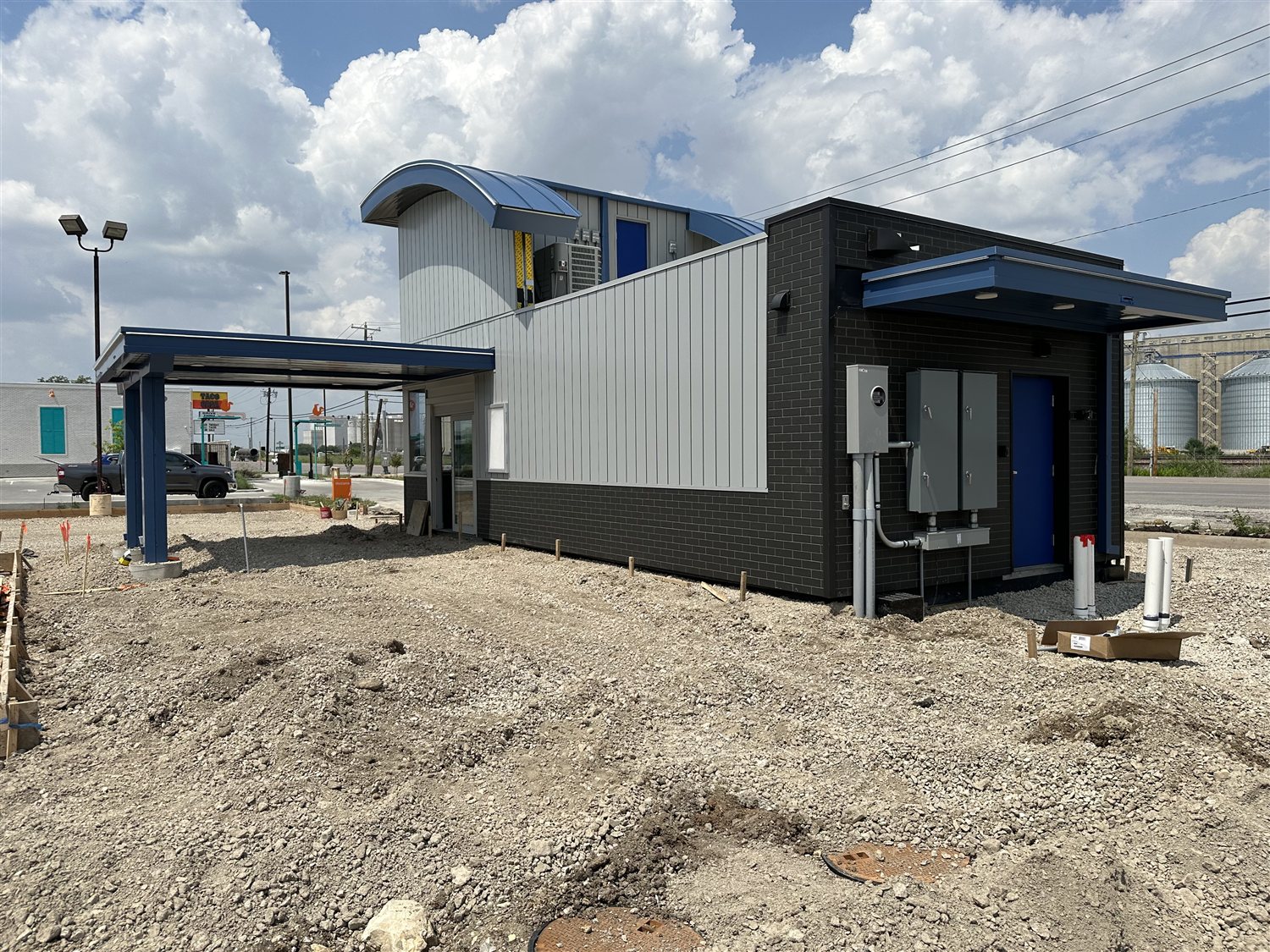 7 Brew Coffee drive-thru build