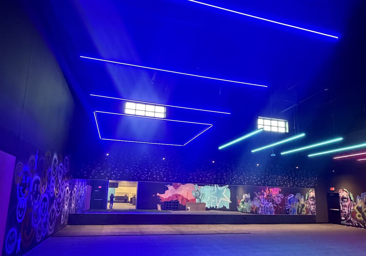EOS Fitness blacklight room
